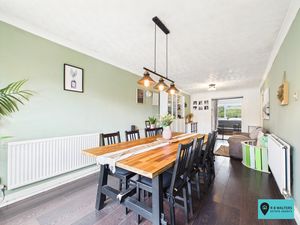 Family / Dining Room- click for photo gallery